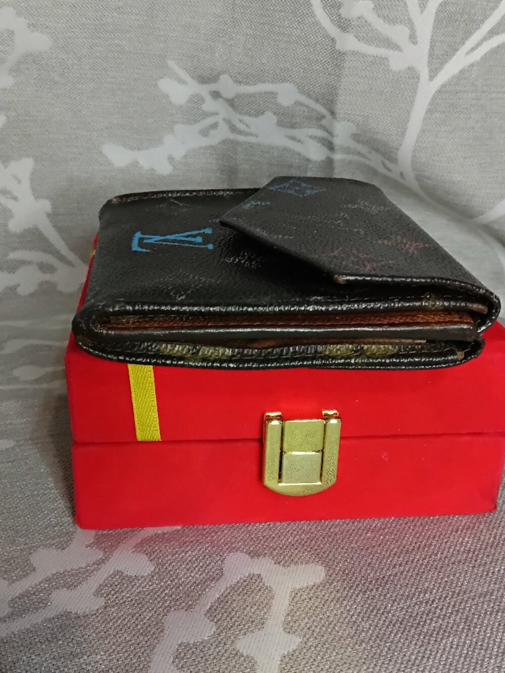 "Faded Glory" Custom Hand-Painted Authentic Vintage LV Elise Compact Wallet - Picture 7 of 12